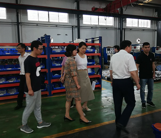 2019年浙江省省領導與麗水市統戰部翁部長一行蒞臨康瑞閥門參觀指導